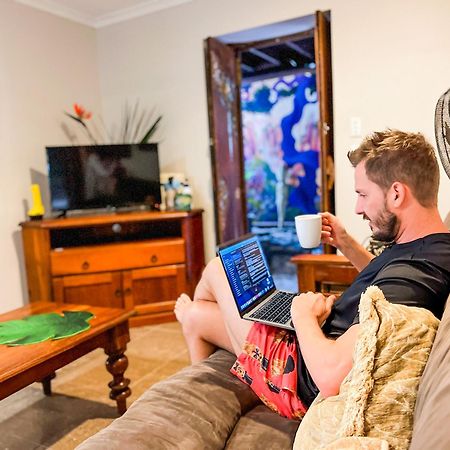 Whitsundays Bnb Retreat Airlie Beach Buitenkant foto